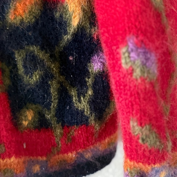 Newari Women's Red 100% Wool Cardigan Sweater size S/M - Picture 8 of 9